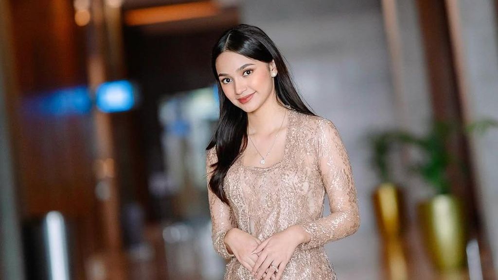 POV Kamu Dipandangin Sydney Anak Cut Tari, Ina Thomas Ajak Jadi Mantu POV Kamu Dipandangin Sydney Anak Cut Tari, Ina Thomas Ajak Jadi Mantu