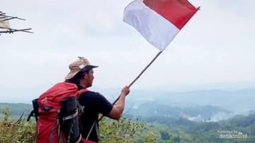 Akhir Pekan Asyik: Mendaki Gunung Bulan-bulan, Lepaskan Penat!