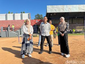 Mbak Wali Tinjau Renovasi Stadion Brawijaya, Ingin Persik Tetap Main di Kediri Mbak Wali Tinjau Renovasi Stadion Brawijaya, Ingin Persik Tetap Main di Kediri