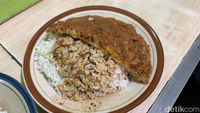 Buka 24 Jam! Warung Ini Punya Nasi Telur Dadar Brutal Rp 14 Ribu
