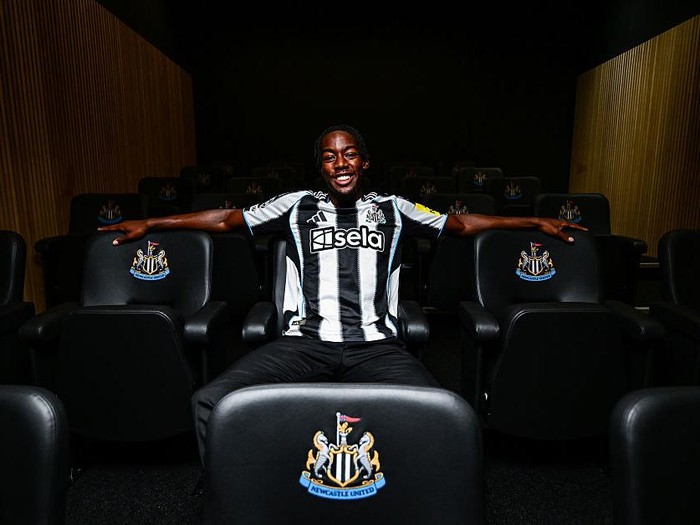 NEWCASTLE UPON TYNE, ENGLAND - JULY 9:  In this image released on July 11, 2025, Newcastle United announce the signing of Anthony Elanga on July 9, 2025 in Newcastle upon Tyne, England. (Photo by Serena Taylor/Newcastle United via Getty Images)