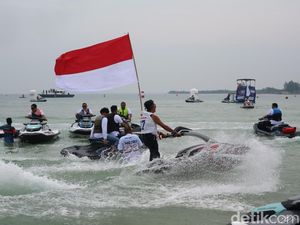 Serunya Kejurnas Aquabike di Pantai Bandengan Jepara Serunya Kejurnas Aquabike di Pantai Bandengan Jepara