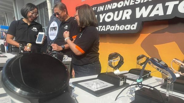Bank Mega Luncurkan Inovasi Baru Lewat Smartwatch