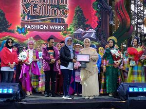Lomba Masak Pallu Cela-Fashion Week Curi Perhatian di Beautiful Malino 2025 Lomba Masak Pallu Cela-Fashion Week Curi Perhatian di Beautiful Malino 2025