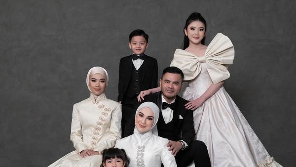 Akhirnya Lengkap! Irish Bella dan Haldy Sabri Punya Foto Keluarga