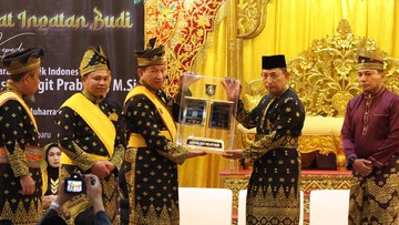 Makna Anugerah Adat Ingatan Budi yang Diberikan LAM Riau ke Kapolri