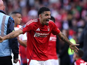 Nottingham Forest Protes, Transfer Gibbs-White ke Spurs Tertunda Nottingham Forest Protes, Transfer Gibbs-White ke Spurs Tertunda