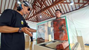 Penampakan Naskah Kuno Warisan Bupati Galuh di Situs Jambansari Ciamis