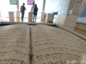 Aneka Naskah Kuno Bersejarah Dipamerkan di Situs Jambansari Ciamis Aneka Naskah Kuno Bersejarah Dipamerkan di Situs Jambansari Ciamis