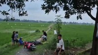 Dua Begal Sadis di Metro Diringkus Saat Sedang Bersantai di Sawah