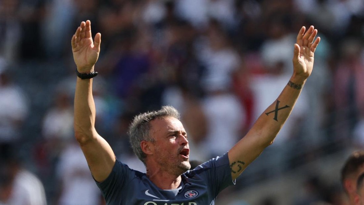 Pelatih Paris Saint-Germain, Luis Enrique, buta kekuatan Tottenham Hotspur-nya Thomas Frank. (Foto: REUTERS/Mike Segar)