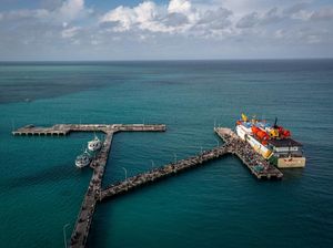 Tol Laut Perkuat Distribusi Barang ke Masalembu Tol Laut Perkuat Distribusi Barang ke Masalembu