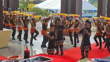 Dika 'Pacu Jalur' hingga Polisi Cilik Meriahkan Riau Bhayangkara Run 2025