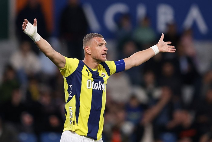 ISTANBUL, TURKEY - MAY 9: Edin Dzeko of Fenerbahce reacts during the Turkish Super League match between Istanbul Basaksehir and Fenerbahce at Ulker Stadium on May 9, 2025 in Istanbul, Turkey. (Photo by Ahmad Mora/Getty Images)
