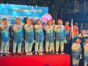 Video Momen Kapolri Didampingi Kapolda Buka Riau Bhayangkara Run 2025 Video Momen Kapolri Didampingi Kapolda Buka Riau Bhayangkara Run 2025