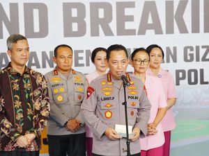 Video Kapolri Groundbreaking 9 Dapur SPPG Polda Riau, Komitmen Dukung MBG Video Kapolri Groundbreaking 9 Dapur SPPG Polda Riau, Komitmen Dukung MBG