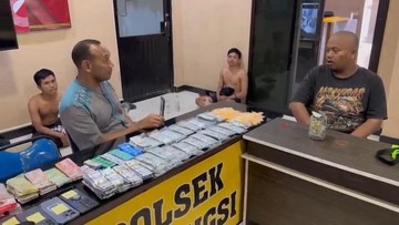 Polisi Gerebek Toko Penjual Obat Terlarang di Bekasi, 8 Orang Ditangkap