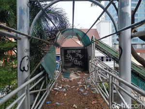 Potret Suram JPO di Pusat Kota Makassar Terbengkalai Bak Kota Mati Potret Suram JPO di Pusat Kota Makassar Terbengkalai Bak Kota Mati