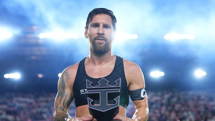 FORT LAUDERDALE, FLORIDA - JULY 12: Lionel Messi #10 of Inter Miami CF poses for a photo with the player of the match trophy during the MLS match between Inter Miami CF and Nashville SC at Chase Stadium on July 12, 2025 in Fort Lauderdale, Florida. (Photo by Rich Storry/Getty Images)