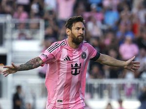 Sebelum Aksi Gocek Kiper, Messi Bikin Gol Apik dari Tendangan Bebas Sebelum Aksi Gocek Kiper, Messi Bikin Gol Apik dari Tendangan Bebas