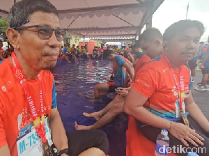Kompak! Bapak dan Anak Ini Finish Bareng di 5K Riau Bhayangkara Run 2025