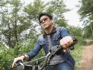 Video: Sporty Abis! Aneka Olahraga Sudah Dicoba Ariel NOAH