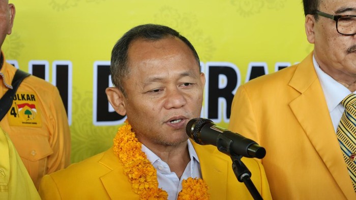 Sekjen Partai Golkar, Muhammad Sarmuji, kala dijumpai jurnalis di sela-sela Musda DPD Golkar Bali ke-11 di Denpasar, Minggu (13/7/2025). (Aryo Mahendro/detikBali)
