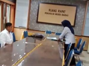 Heboh Wanita Ngamuk di PN Baubau gegara Tanahnya Diduga Diserobot Eks Karyawan Heboh Wanita Ngamuk di PN Baubau gegara Tanahnya Diduga Diserobot Eks Karyawan