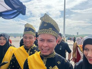 Walkot Pekanbaru Instruksikan ASN-THL Antar Anak Sekolah di Hari Pertama Walkot Pekanbaru Instruksikan ASN-THL Antar Anak Sekolah di Hari Pertama