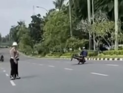 Viral Becak Motor Freestyle di Depan Polisi, Endingnya...