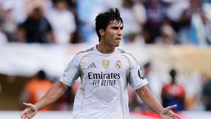 EAST RUTHERFORD, NJ - JULY 09:  Gonzalo Garcia #30 of Real Madrid CF during the first half of the FIFA Club World Cup Semi-final game against Paris Saint-Germain on July 9, 2025 at MetLife Stadium in East Rutherford, New Jersey.  (Photo by Rich Graessle/Icon Sportswire via Getty Images)