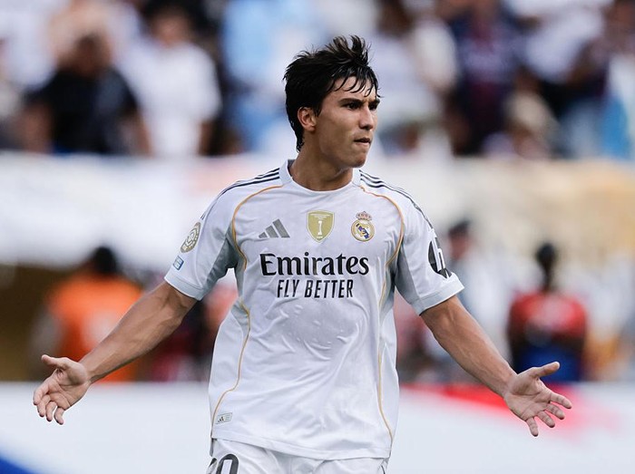 EAST RUTHERFORD, NJ - JULY 09:  Gonzalo Garcia #30 of Real Madrid CF during the first half of the FIFA Club World Cup Semi-final game against Paris Saint-Germain on July 9, 2025 at MetLife Stadium in East Rutherford, New Jersey.  (Photo by Rich Graessle/Icon Sportswire via Getty Images)