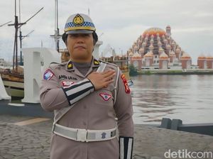 Anggota Polda Sulsel Iptu Sri Raih Hoegeng Award 2025, Inovasi Meja Tanpa Laci Anggota Polda Sulsel Iptu Sri Raih Hoegeng Award 2025, Inovasi Meja Tanpa Laci