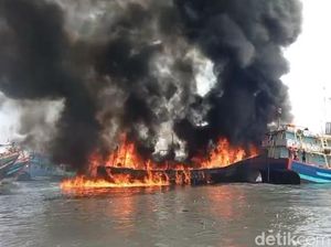Kapal Terbakar di Pelabuhan Tegal, Warga Dengar 2 Kali Ledakan Kapal Terbakar di Pelabuhan Tegal, Warga Dengar 2 Kali Ledakan
