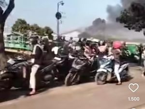 Pabrik Koper di Demak Terbakar Pabrik Koper di Demak Terbakar