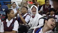 Keceriaan Siswa Difabel Ikuti Hari Pertama Sekolah