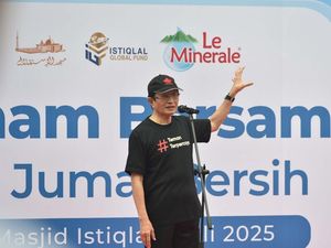 Menag Lepas Para Marbot Masjid Istiqlal yang Diumrahkan Le Minerale Menag Lepas Para Marbot Masjid Istiqlal yang Diumrahkan Le Minerale