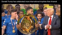 Di momen ini pula Arsenal kena sindiran: Trump saja sudah angkat piala, the Gunners kapan nih? Foto: Dok. Internet/X (Twitter)