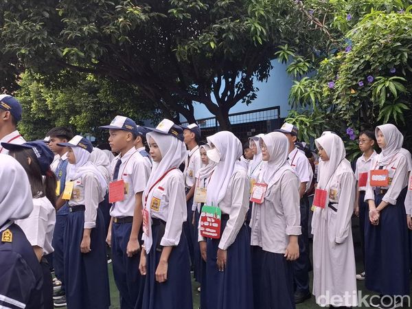 Semangat Murid Baru SMAN 22 Jakarta di MPLS Ramah 2025 Hari Pertama