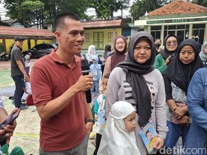 Video: Cara Simpel Bangun Keterikatan Emosional Antara Ayah dan Anak Video: Cara Simpel Bangun Keterikatan Emosional Antara Ayah dan Anak