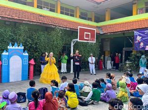 Nuansa Negeri Dogeng Warnai Hari Pertama MPLS di Surabaya Nuansa Negeri Dogeng Warnai Hari Pertama MPLS di Surabaya