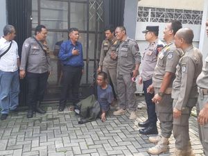 ODGJ Lempar Batu ke Mobil di Margonda Depok Diamankan ke Dinsos