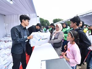 Pertamina Bagikan Seragam dan Perlengkapan Sekolah untuk Anak Ojol-Opang Pertamina Bagikan Seragam dan Perlengkapan Sekolah untuk Anak Ojol-Opang