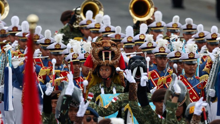Musicians from the Indonesians military drum band 