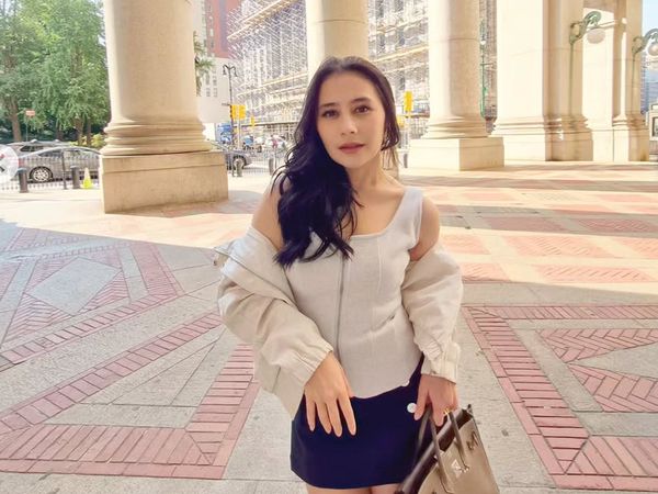 8 Gaya Prilly Latuconsina Liburan di Amerika Bareng Pacar, Tasnya Rp 492 Juta