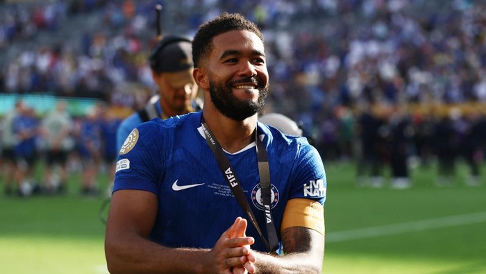 Soccer Football - FIFA Club World Cup - Final - Chelsea v Paris St Germain - MetLife Stadium, East Rutherford, New Jersey, U.S. - July 13, 2025 Chelseas Reece James celebrates  after winning the FIFA Club World Cup REUTERS/Lee Smith