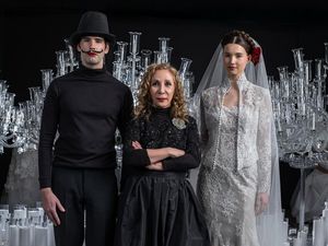 Desainer Reem Acra Dapat Ganti Rugi Rp 619 M Usai 2.000 Gaun Karyanya Terbakar Desainer Reem Acra Dapat Ganti Rugi Rp 619 M Usai 2.000 Gaun Karyanya Terbakar