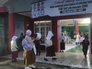 Cerita Pagi di SDN CBM Suryakencana: Masuk Lebih Awal-Ortu Kelabakan Cerita Pagi di SDN CBM Suryakencana: Masuk Lebih Awal-Ortu Kelabakan