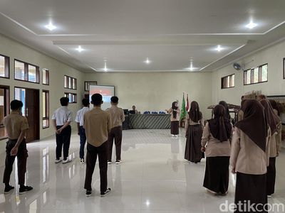 Wajah Nelangsa Sekolah Swasta di Jabar, Ada yang Hanya 6 Murid
