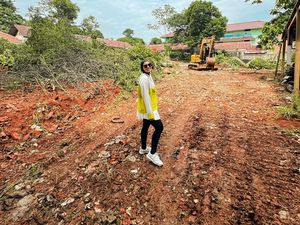Tya Ariestya Mau Bangun Apa di Atas Tanah Kosong 200 Meter Persegi? Tya Ariestya Mau Bangun Apa di Atas Tanah Kosong 200 Meter Persegi?